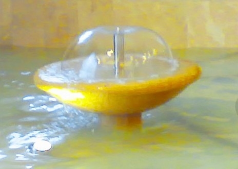 A fonte de bronze ajustável da dança do cogumelo provê de bocal para a piscina