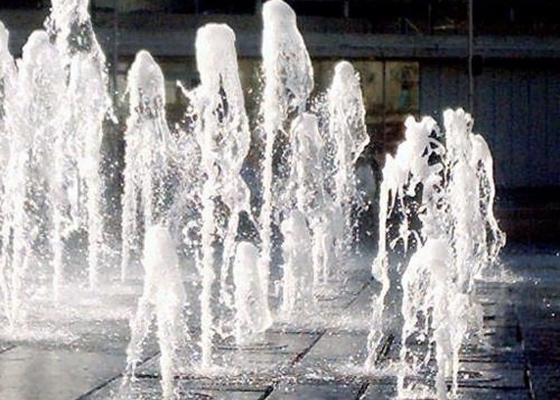 Fonte seca Jet Nozzles Vertical Water Spray da dança inteiramente de bronze