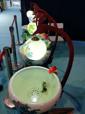 Bacia cerâmica chinesa dos peixes do teste padrão 520mm da peônia com lâmpada