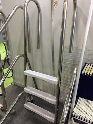 Escada de aço inoxidável da piscina de etapas 1.2mm da segurança 2
