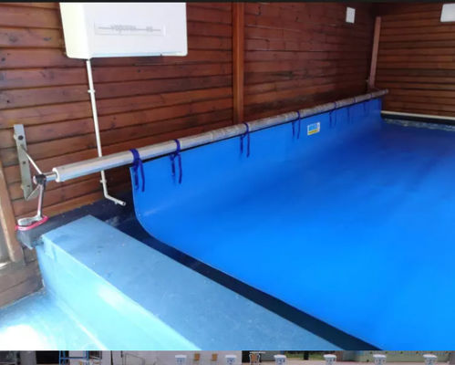 Substituição à terra acima do forro da piscina do vinil 0.5mm