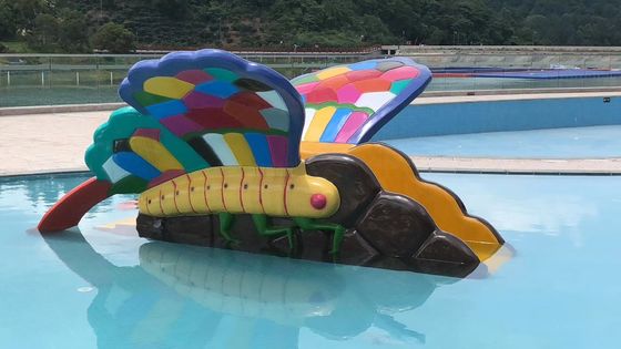 A fibra de vidro caçoa o equipamento do parque da água