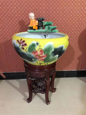 Os peixes do CCC Koi do teste padrão de Lotus dos acessórios dos aquários rolam