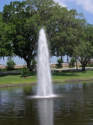 A fonte de água de bronze da torre do gelo pulveriza as cabeças 200Kpa 8m3/h